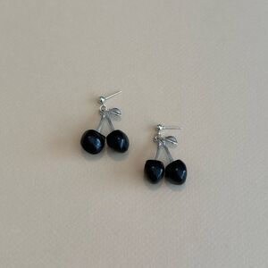 Black cherry earrings N1005